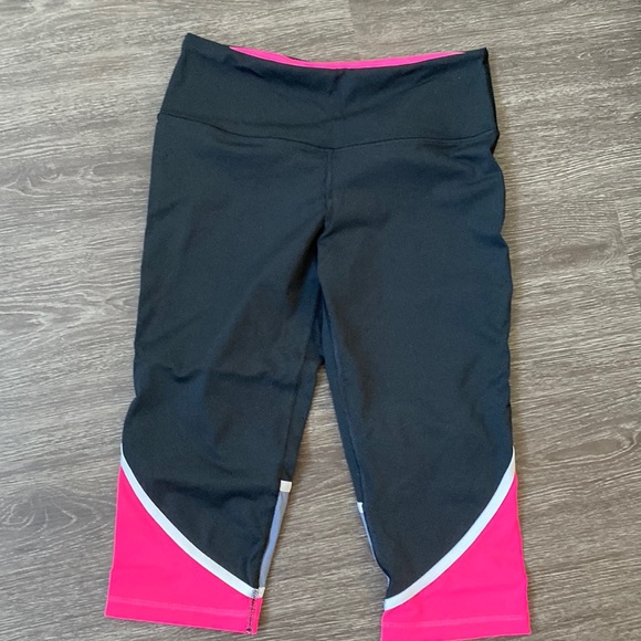Victoria secret Cropped Leggings - Picture 1 of 3